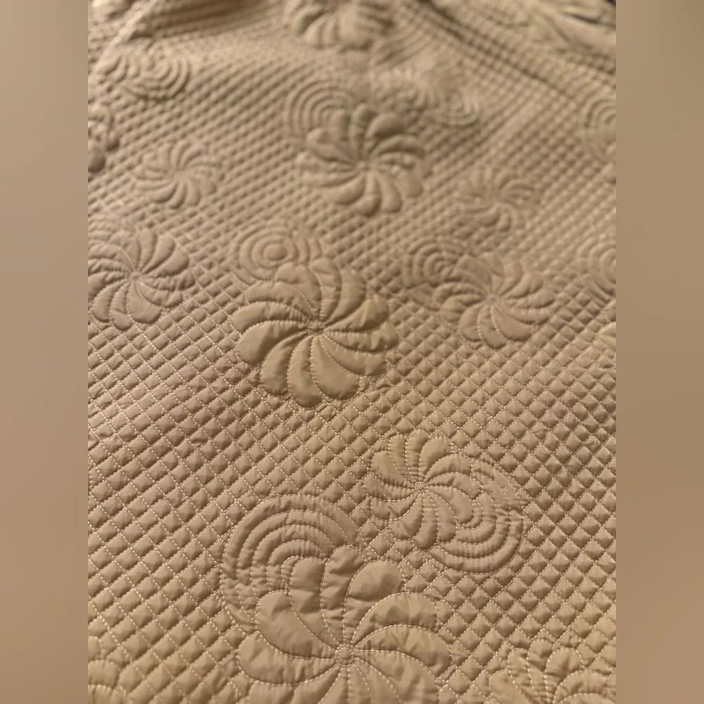 Elie Tahari Women's Quilted Floral-Stitch Coat - Picture 5 of 7